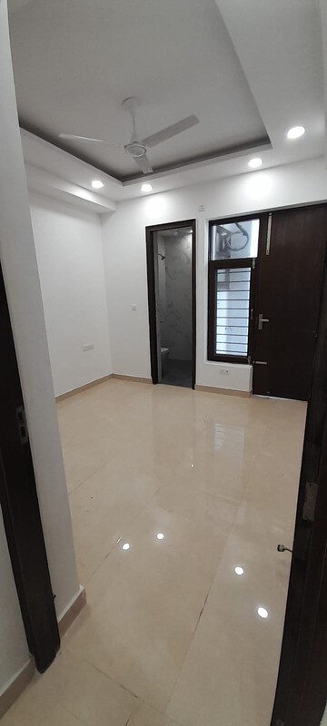 Room in 3 BHK Builder Floor at Fidato Honour Homes, Sector 89 – for Sale