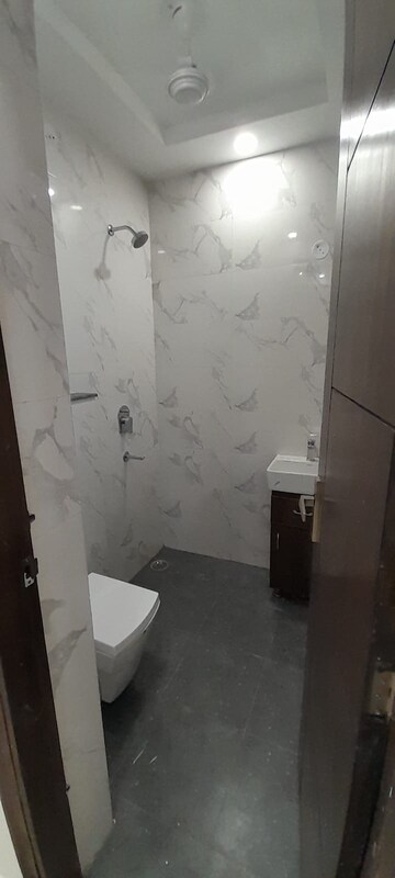 Bathroom in 3 BHK Builder Floor at Fidato Honour Homes, Sector 89 – for Sale