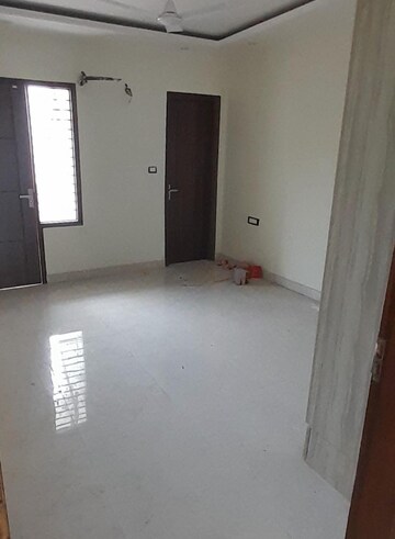 Room in 3 BHK Builder Floor at Fidato Honour Homes, Sector 89 – for Sale