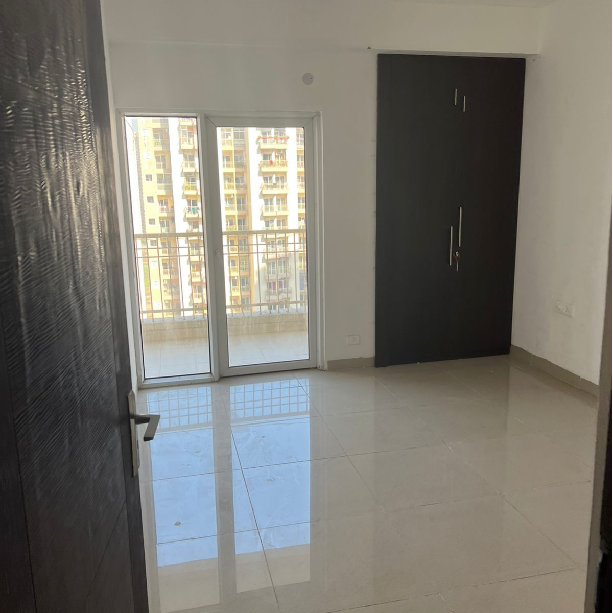 Rental 4 Bedroom 1254 Sq.Ft. Apartment in Ajnara Homes, Noida Ext