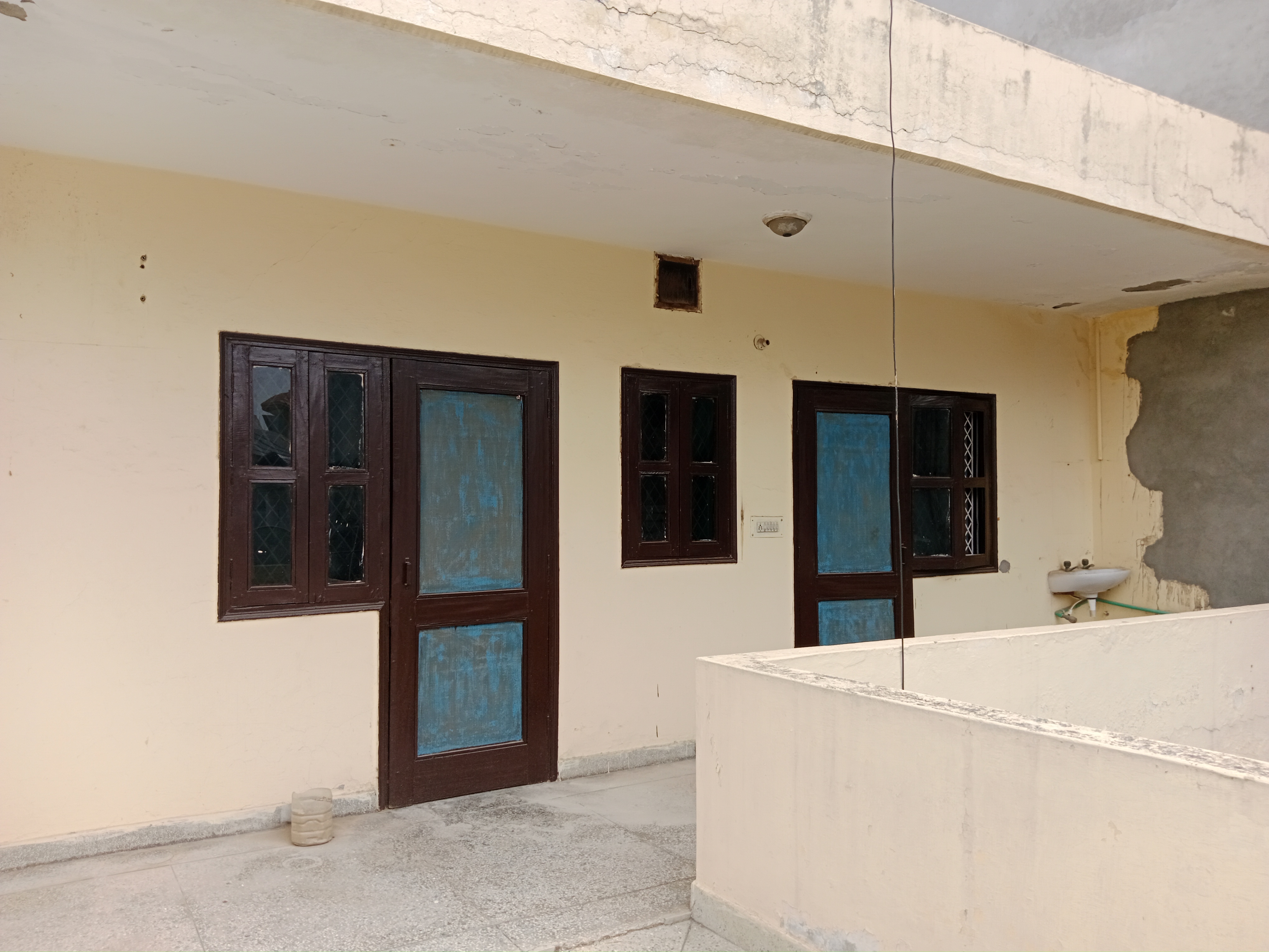 Rental 2 Bedroom 950 Sq.Ft. Builder Floor in Ashoka Enclave Faridabad