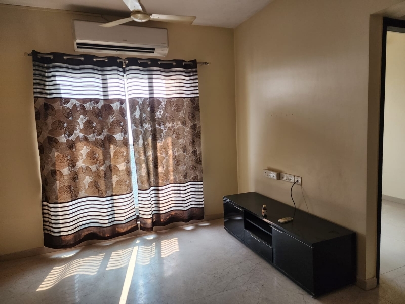 Rental 2 Bedroom 650 Sq.Ft. Apartment in Manas Vastu Apartment, Naupada