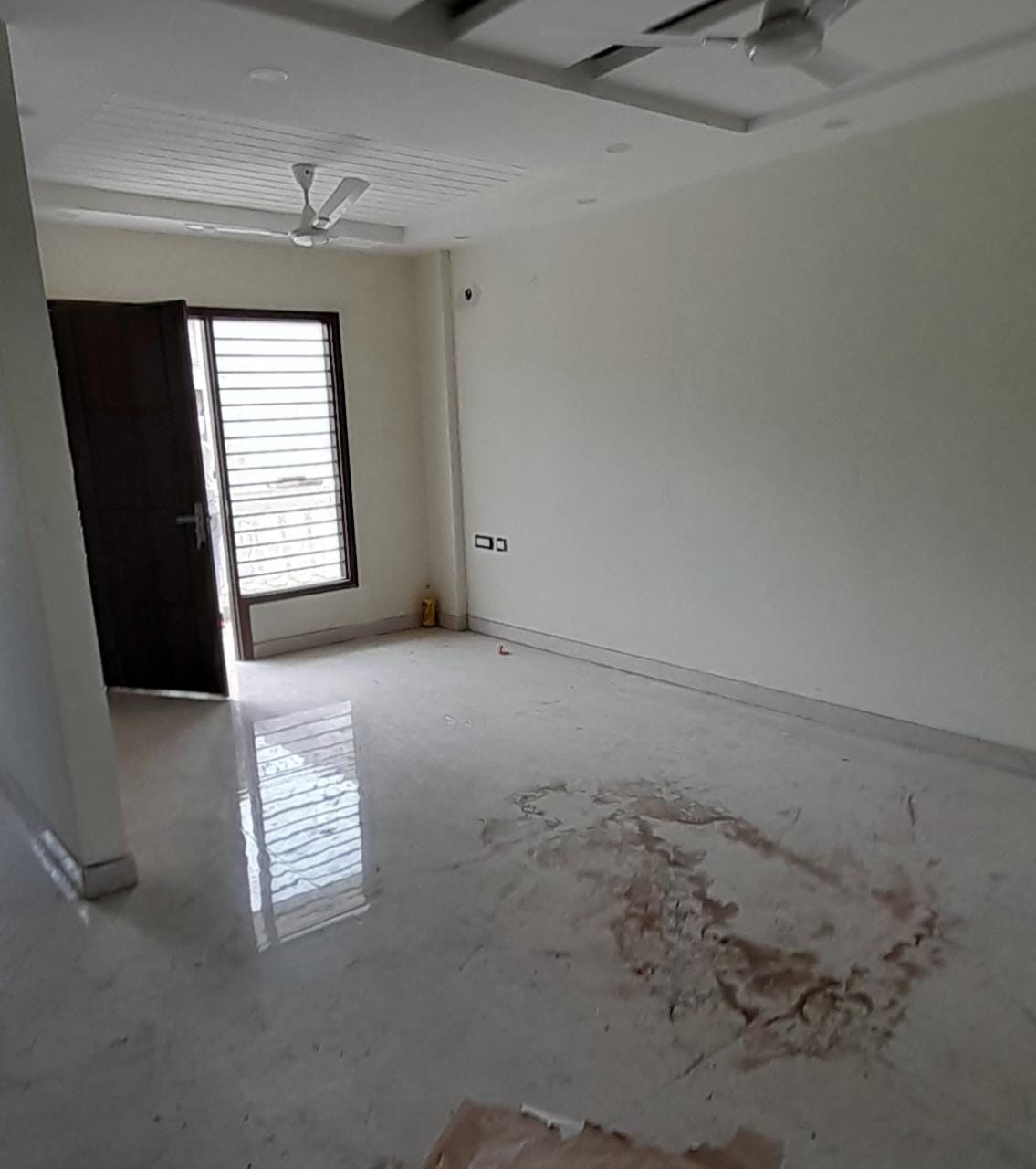 3 BHK + Pooja Room,Servant Room Builder Floor For Sale in Puri Kohinoor