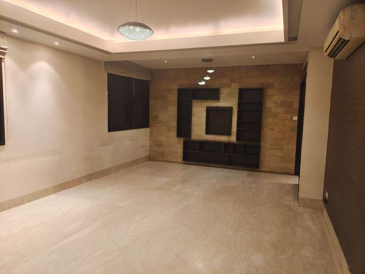 3 Bedroom 200 Sq.Yd. Builder Floor in Nehru Enclave Delhi