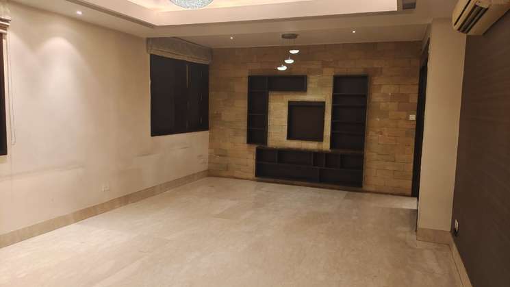3 Bedroom 200 Sq.Yd. Builder Floor in Nehru Enclave Delhi