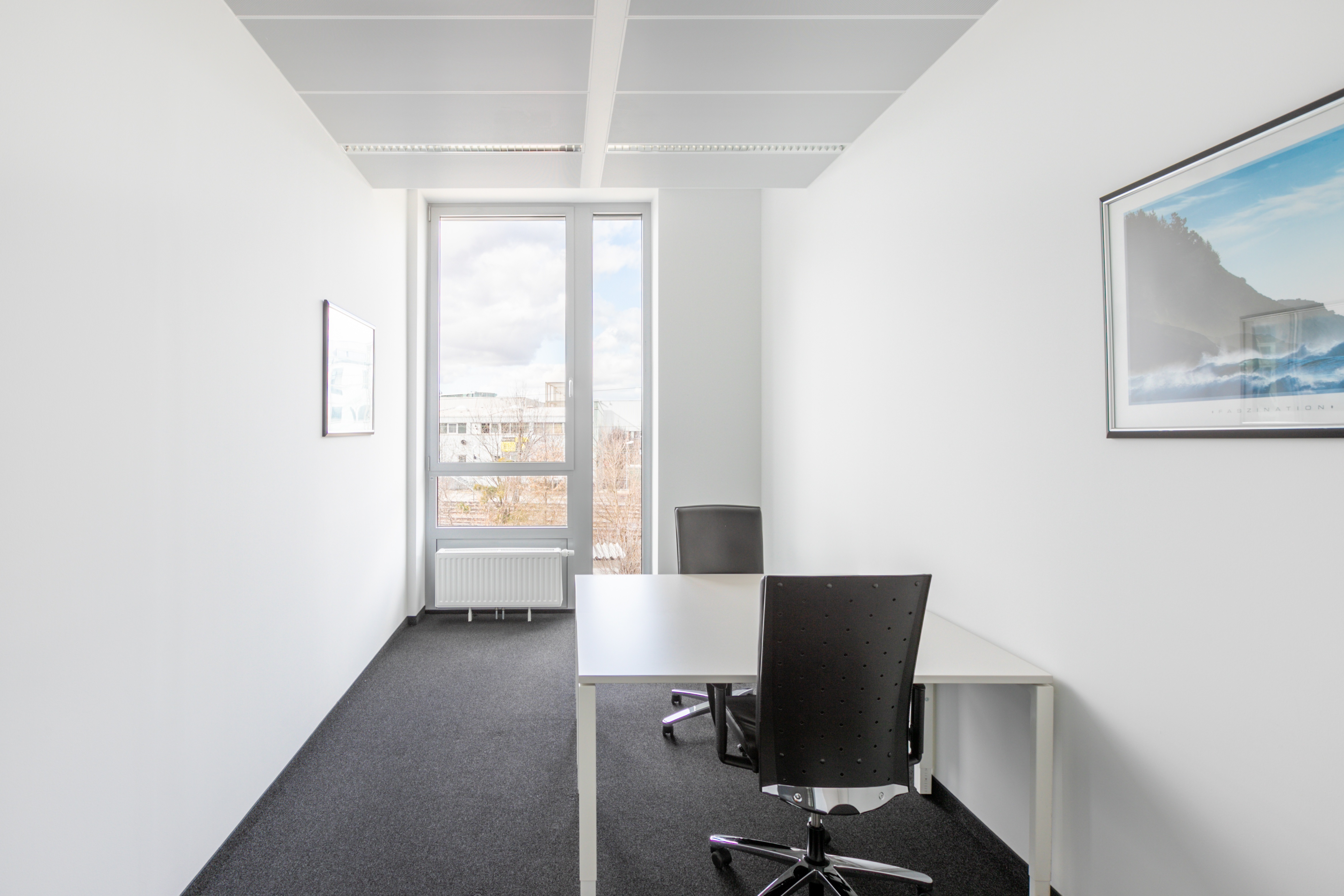 Office Space For Rent in Globsyn Crystal