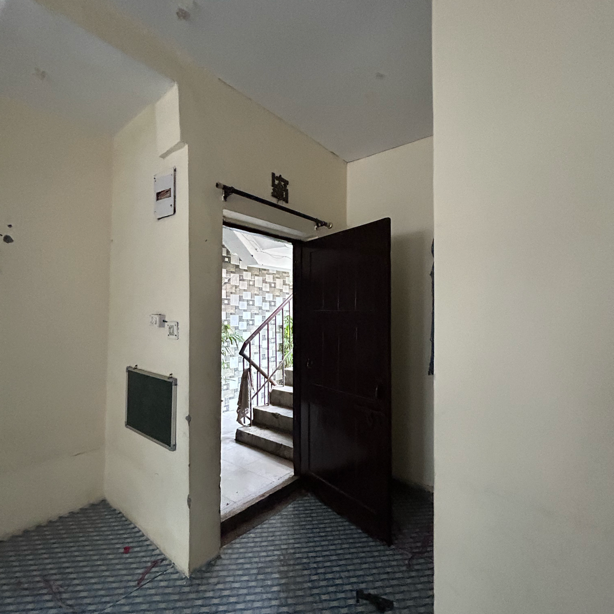 Rental 1 Bedroom 550 Sq.Ft. Apartment in DDA Bharat Apartments, Sector