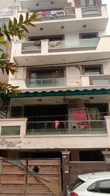 3.5 Bedroom 187 Sq.Yd. Builder Floor in Jagriti Enclave Delhi