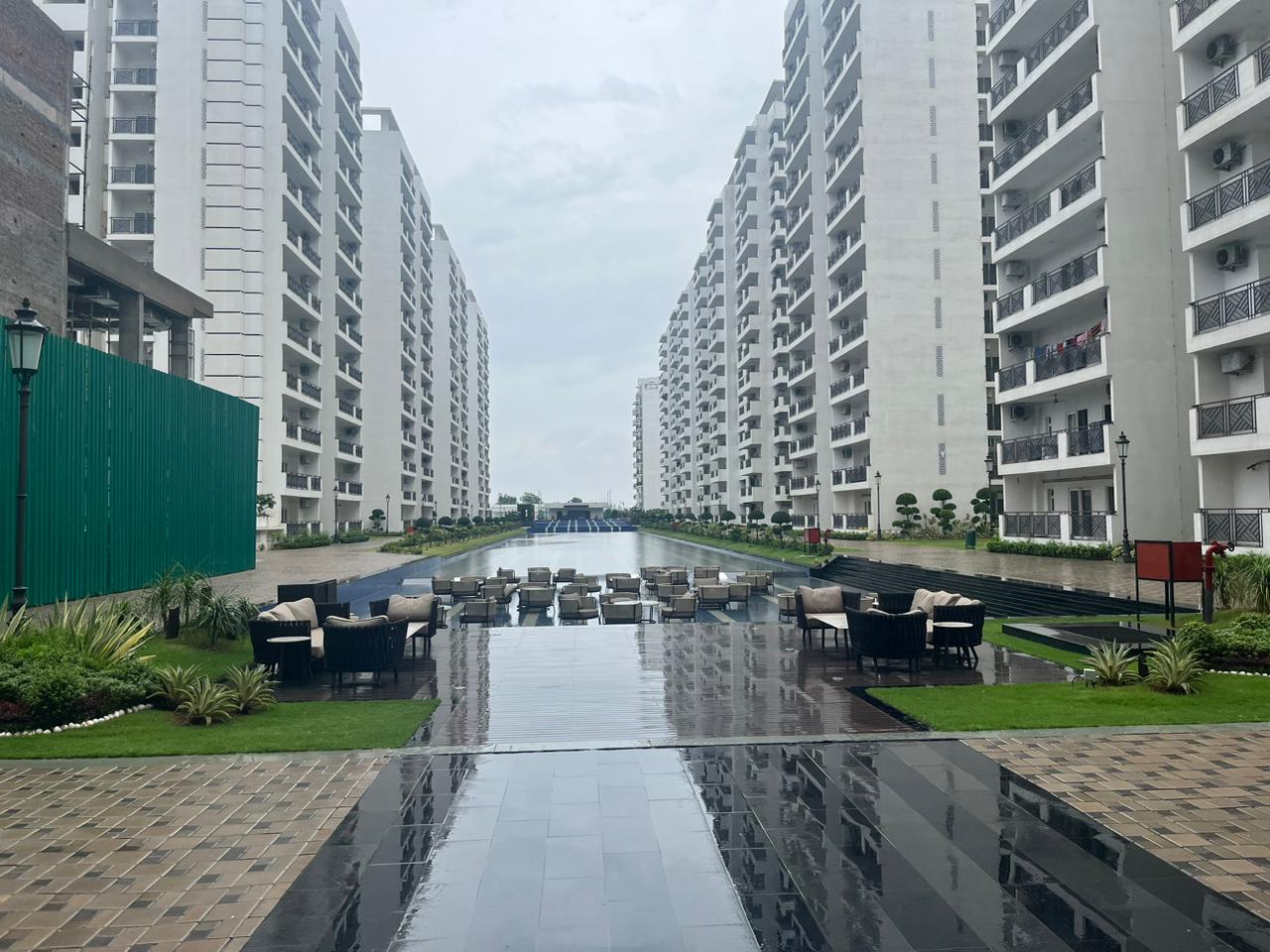 Resale 4 Bedroom 2407 Sq.Ft. Apartment in Central Park Flower Valley