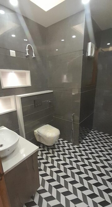 Bathroom in 4 BHK Builder Floor at BPTP Park 81, Sector 81 – for Sale