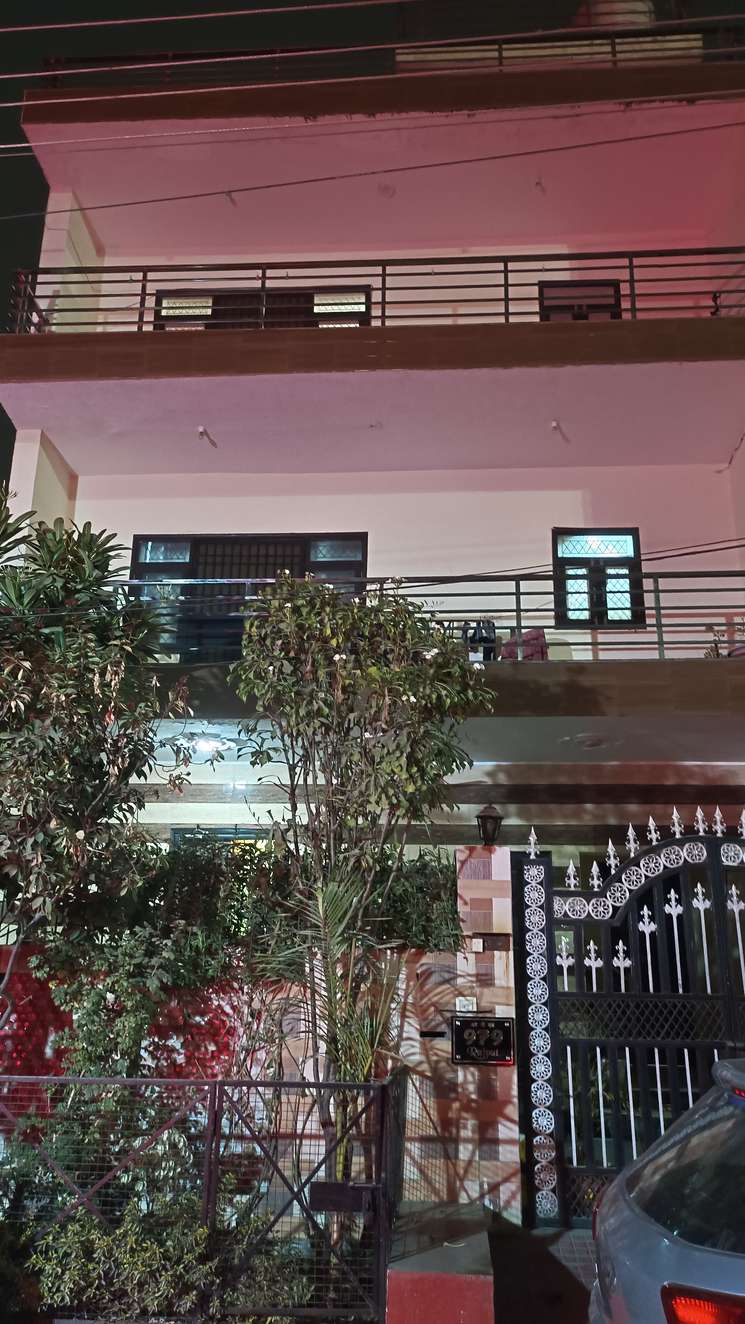 6 Bedroom 180 Sq.Yd. Independent House in Sector 37 Faridabad