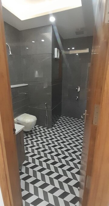 Bathroom in 4 BHK Builder Floor at BPTP Eden Estate, Sector 81 – for Sale