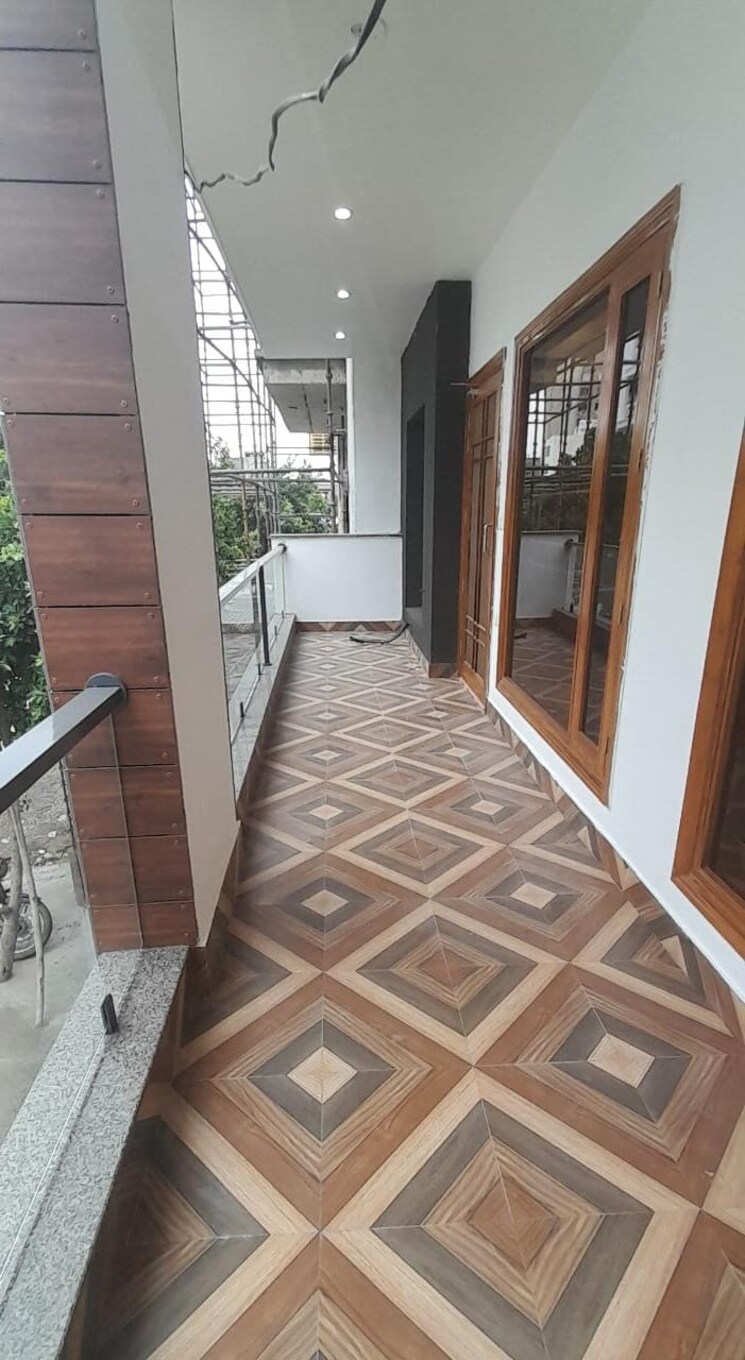 Balcony, bptp-eden-estate 4 Bedroom 268 Sq.Yd. Builder Floor In Sector 81 Faridabad 5549109