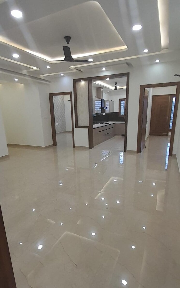 Room, bptp-parkland-pride 3 Bedroom 190 Sq.Yd. Builder Floor In Sector 77 Faridabad 5549182