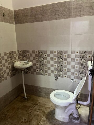 Attached Bathroom in 2 BHK Independent House at Jhotwara – for Rent
