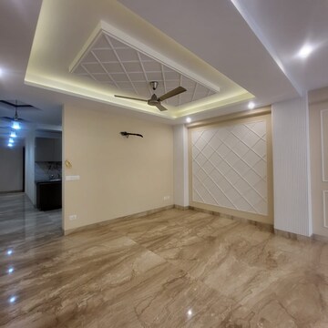 Room in 3 BHK Builder Floor at Sector 57 – for Rent