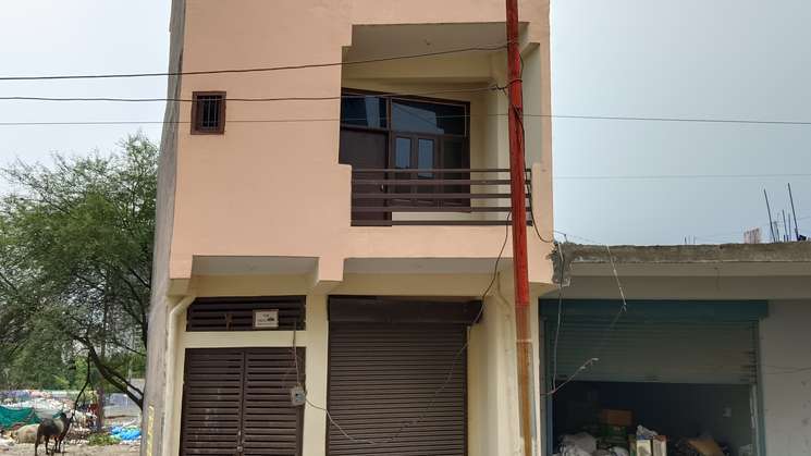 5 Bedroom 60 Sq.Yd. Independent House in Sharafabad Noida