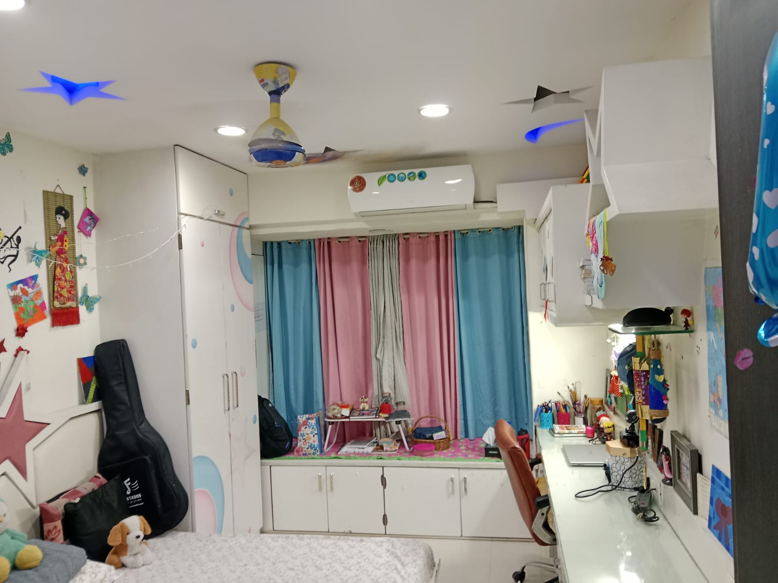 Rental 3 Bedroom 1500 Sq.Ft. Apartment in Ekta World Lake Primrose