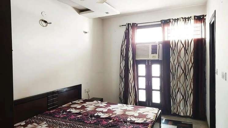 3.5 Bedroom 200 Sq.Yd. Independent House in Sector 12 Wave City Ghaziabad