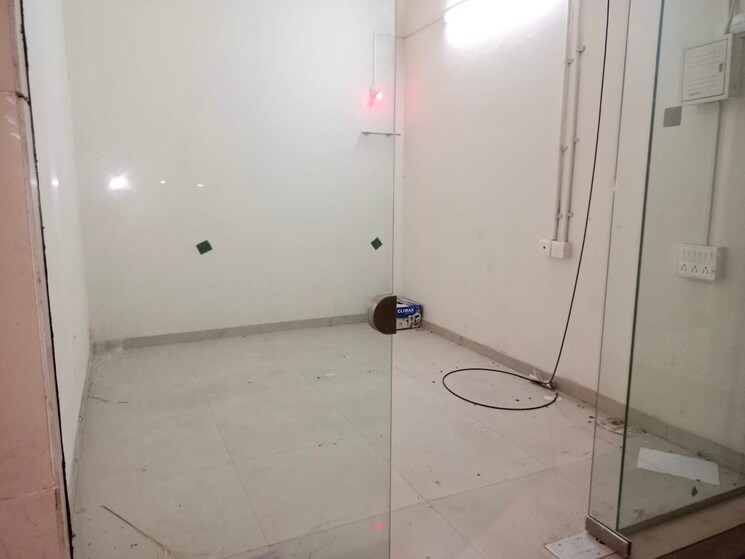 Room, rustomjee-eaze-zone-mall Commercial Shop 174 Sq.Ft. In Malad West Mumbai 5572096