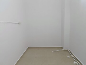 Common Area in  Office Space at Rustomjee Eaze Zone Mall, Malad West – for Rent