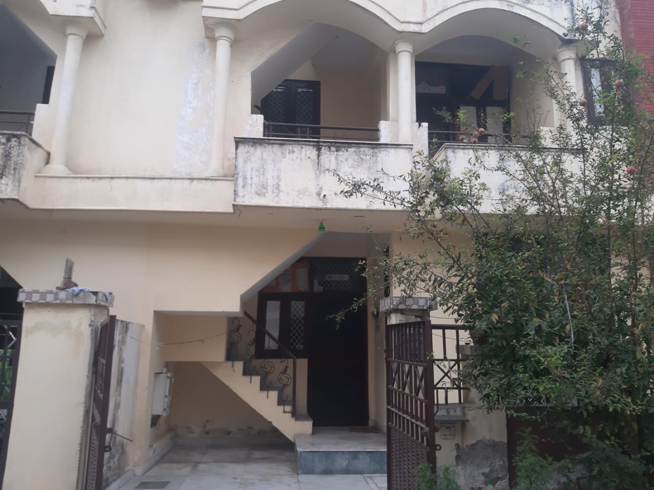 Rental 2 Bedroom 80 Sq.Yd. Independent House in Mukherjee Nagar Delhi 5331641