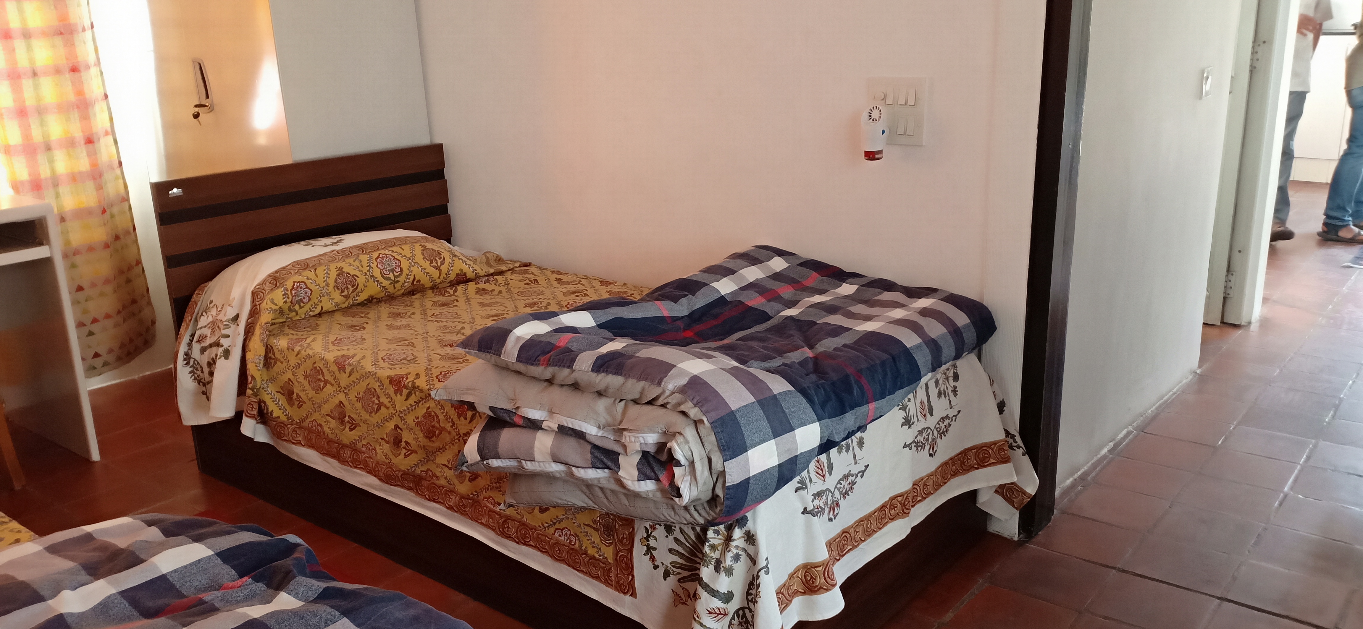 Rental 1 Bedroom 500 Sq.Ft. Apartment in RWA Geetanjali Enclave