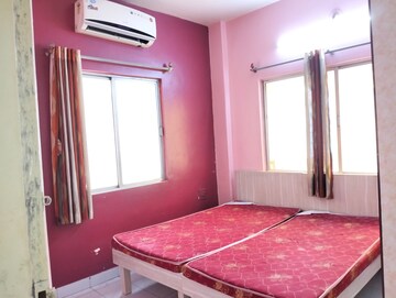 Bedroom in 2 BHK Apartment at Kumar Aangan, Yerawada – for Rent