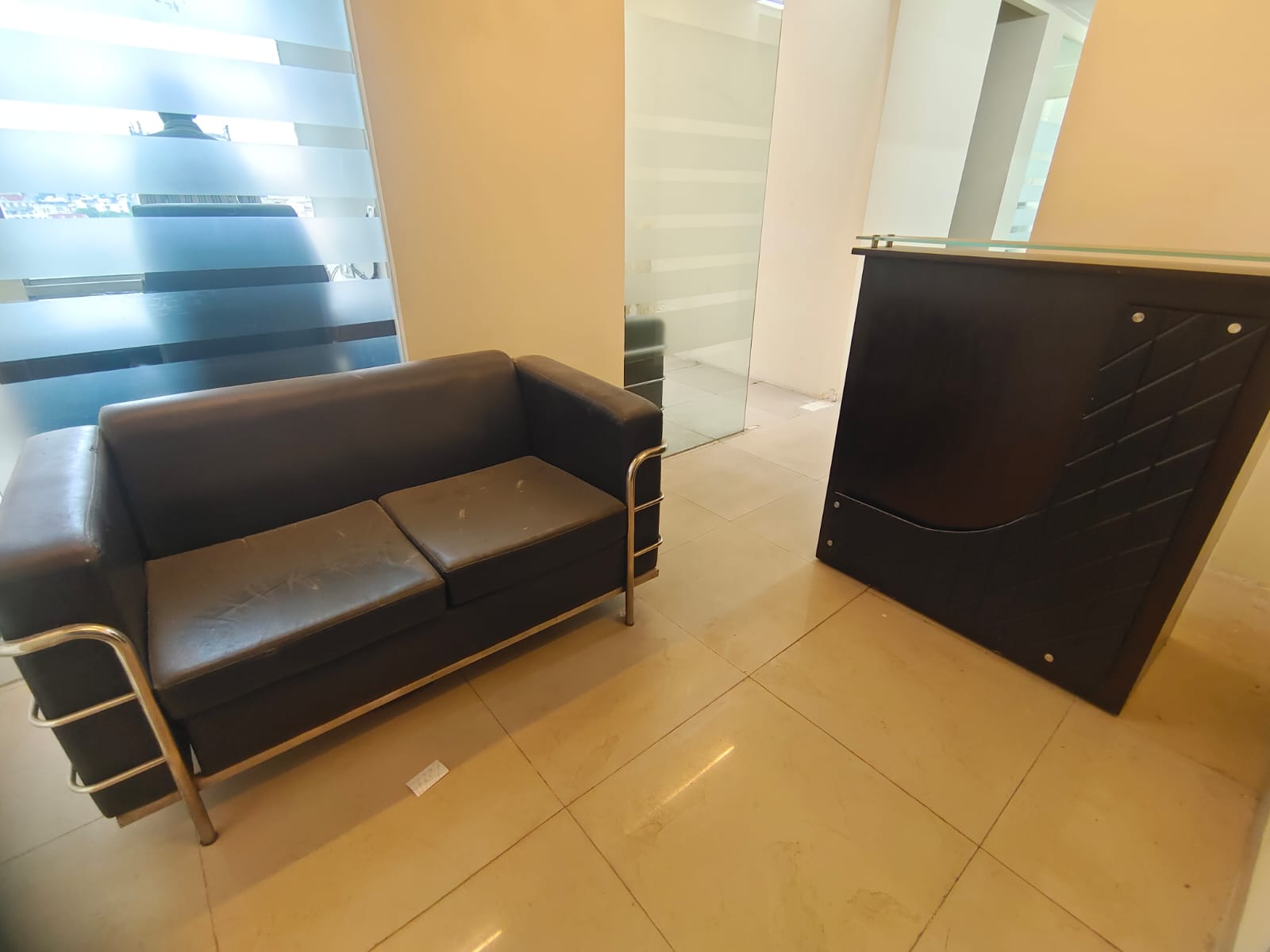 Rental Commercial Office Space 1000 Sq.Ft. in Unitech Arcadia, South