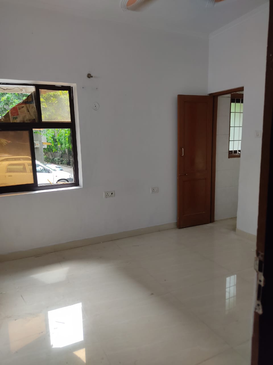 Rental 2 Bedroom 950 Sq.Ft. Apartment in Ip Extension Delhi 5527102
