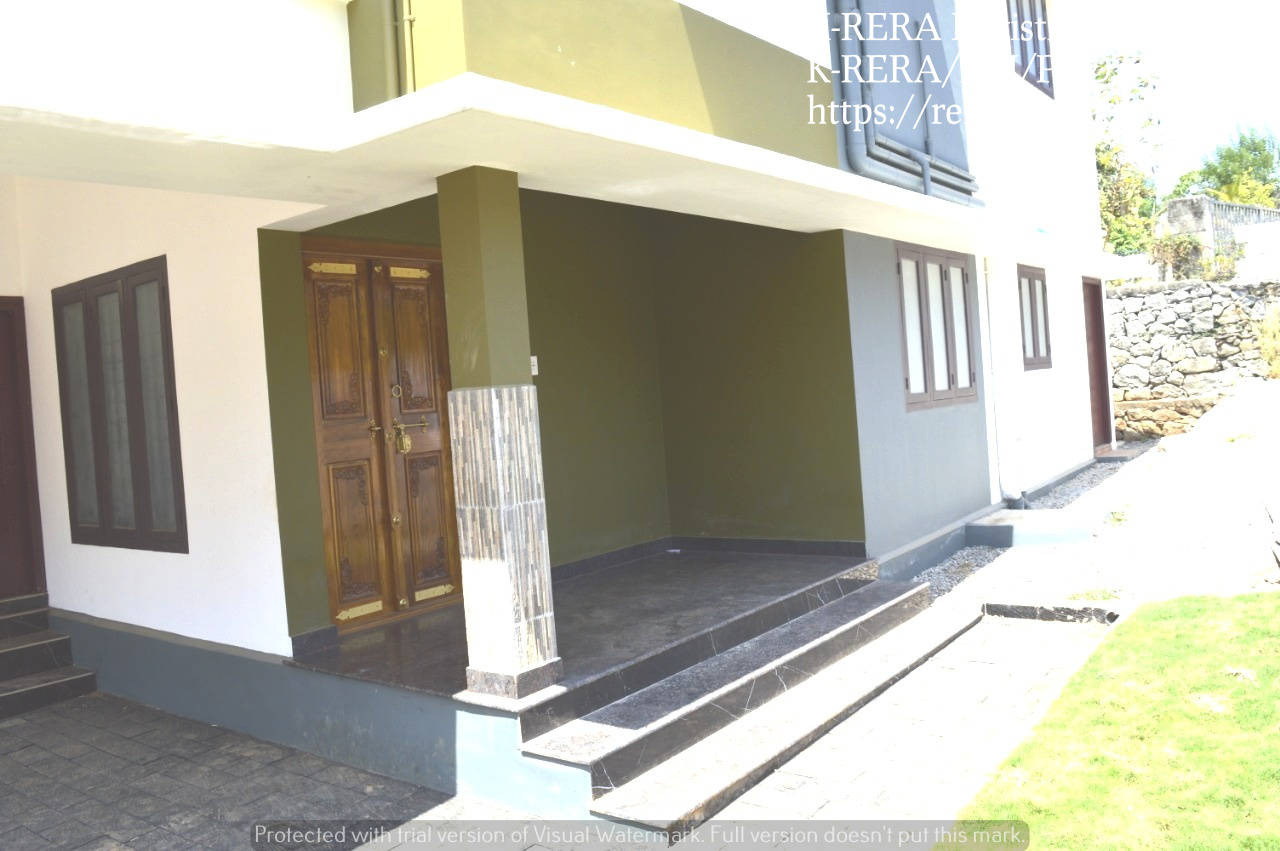 Resale 3 Bedroom 1550 Sq.Ft. Villa in Canara Bank Colony Palakkad 5697492