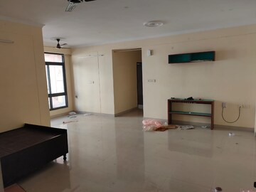 Room in 3 BHK Apartment at Mansarovar – for Rent