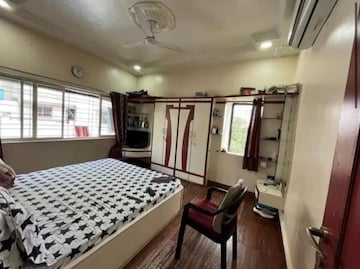 Master Bedroom in 3.5 BHK Villa at Lulla Nagar – for Sale