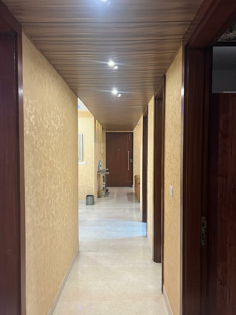 Resale 3.5 Bedroom 2000 Sq.Ft. Apartment in SAS Shalimar Grand, Butler