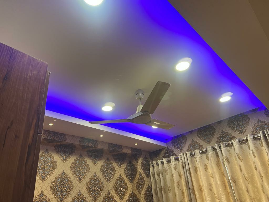 Resale 3.5 Bedroom 2000 Sq.Ft. Apartment in SAS Shalimar Grand, Butler