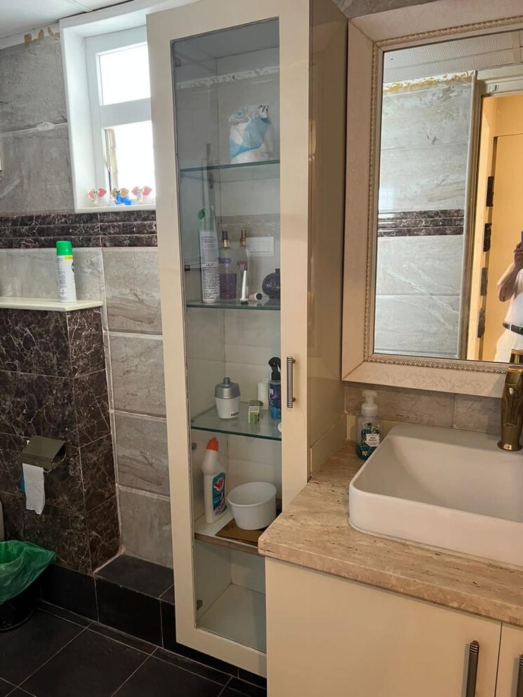 Bathroom, embassy-habitat 4 Bedroom 3427 Sq.Ft. Apartment In Palace Road Bangalore 5622968