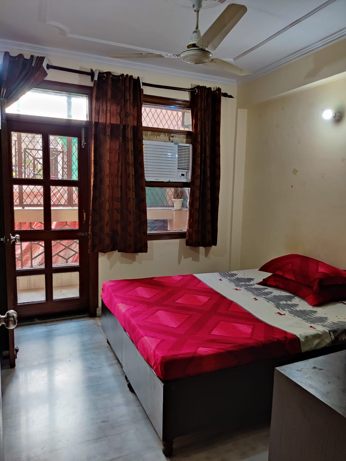 Rental Studio 225 Sq.Ft. Builder Floor in Katwaria Sarai Dda Flats