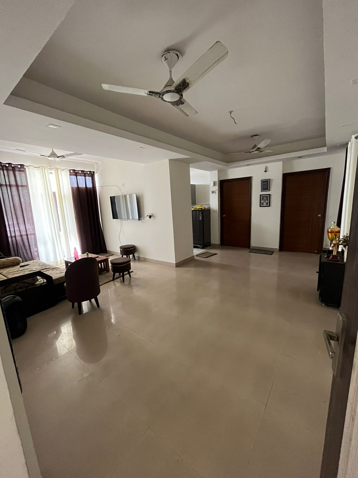 Resale 3 Bedroom 1240 Sq.Ft. Apartment in RAS Palm Residency, Sector 76