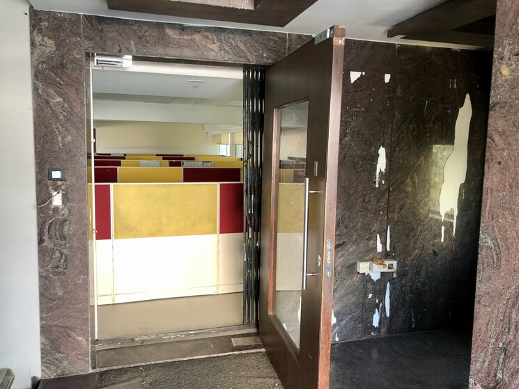 Other, navrangpura Commercial Office Space 21000 Sq.Ft. In Navrangpura Ahmedabad 5631316