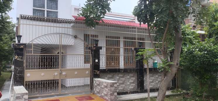 3 Bedroom 120 Sq.Mt. Independent House in Sector Xu Iii Greater Noida