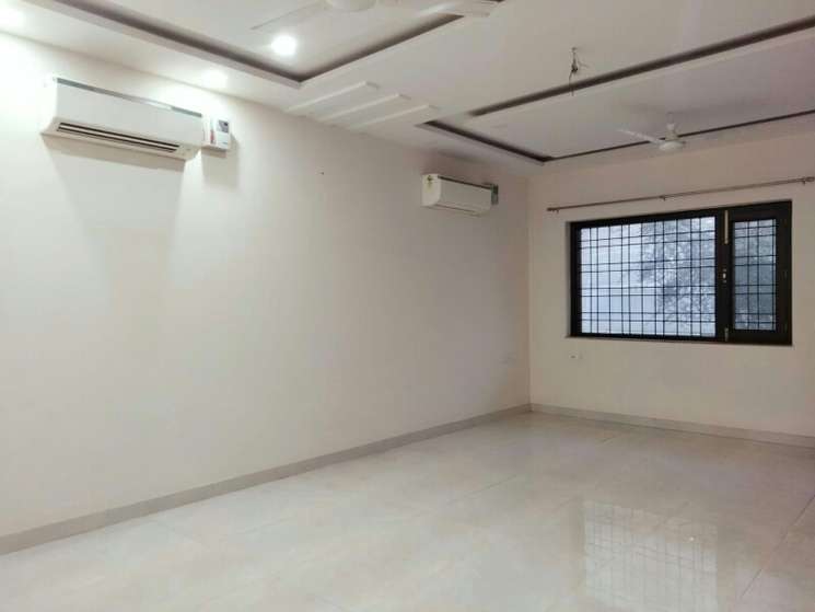 2.5 Bedroom 900 Sq.Ft. Builder Floor in Mansarover Garden Delhi