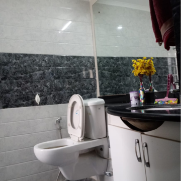 Bathroom in 3 BHK Apartment at Unitech Fresco, Sector 50 – for Rent