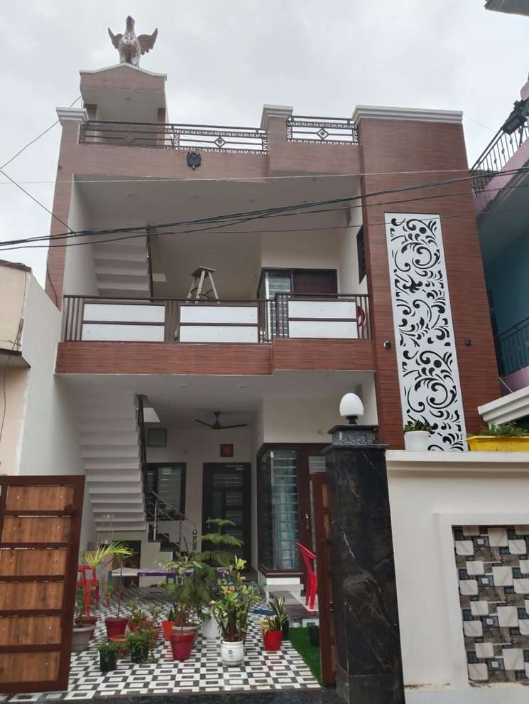 6 Bedroom 160 Sq.Yd. Independent House in Patiala Road Zirakpur