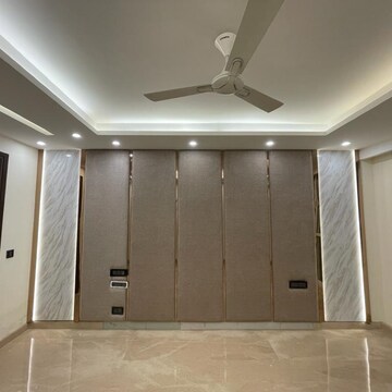 Bedroom in 3 BHK Apartment at Sector 63 – for Rent