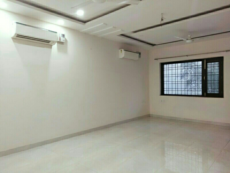 Rental 2.5 Bedroom 1000 Sq.Ft. Builder Floor in Mansarover Garden Delhi