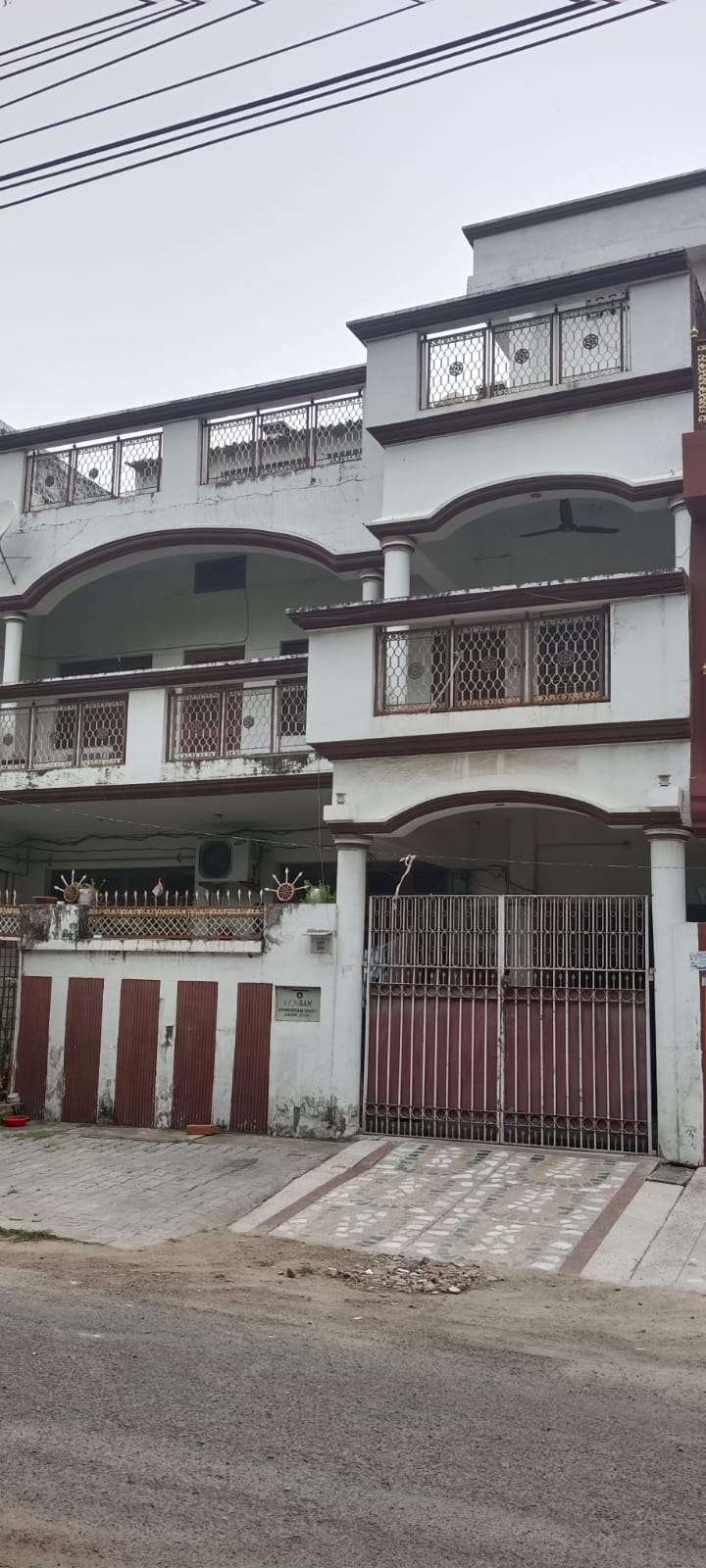 Sector K Ashiyana East Facing 5 Bhk House