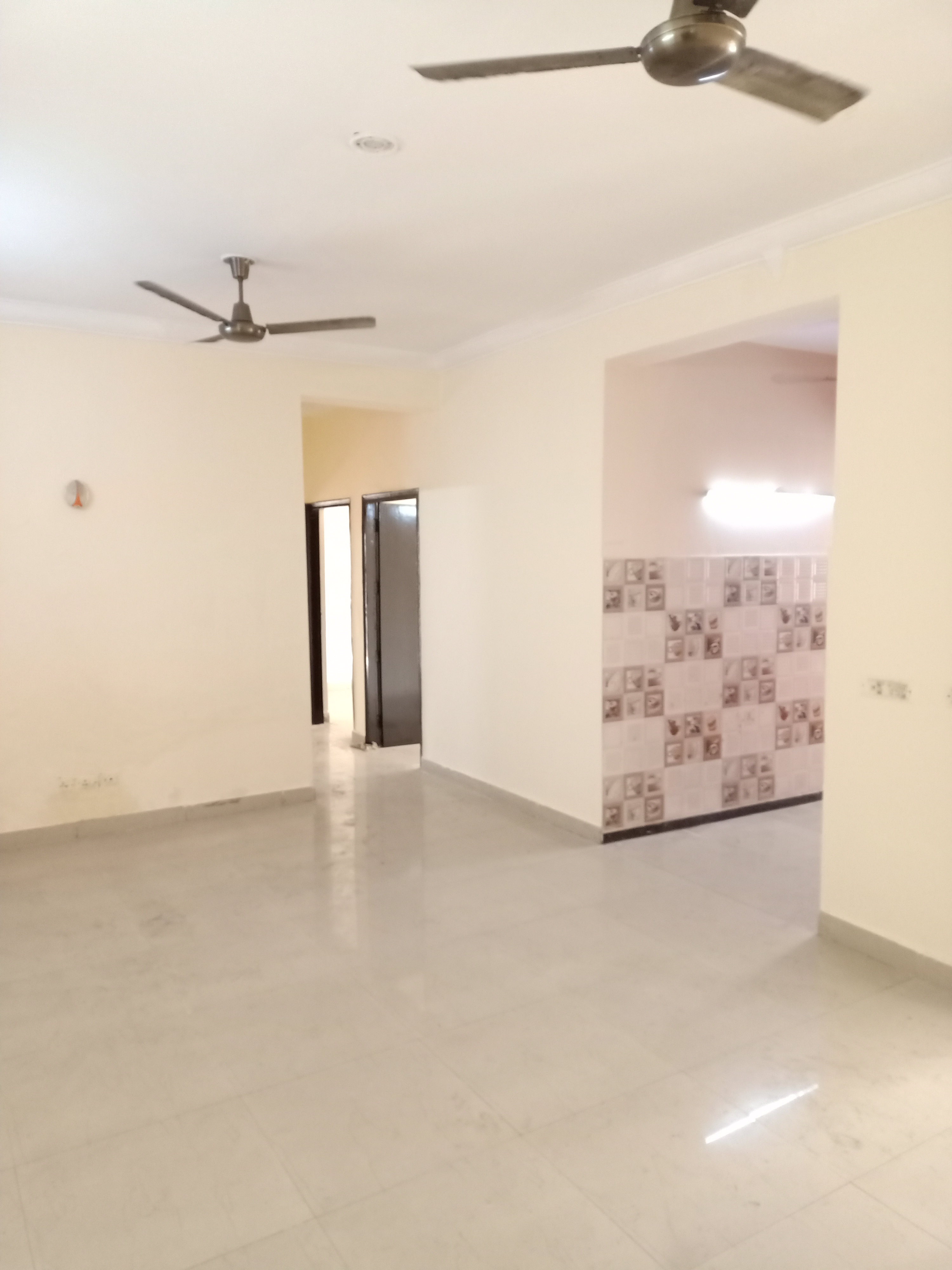 Rental 3 Bedroom 1480 Sq.Ft. Apartment in Antriksh Golf View, Sector 78