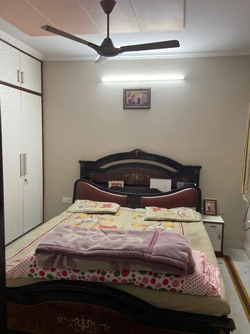 Bedroom in 2 BHK Builder Floor at Janakpuri – for Rent