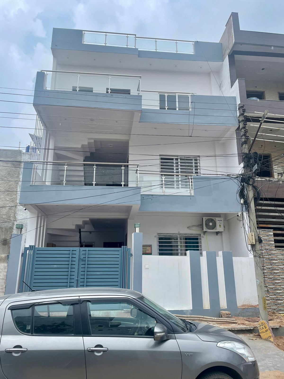 Rental 5 Bedroom 2800 Sq.Ft. Independent House in DLF Vibhuti Khand