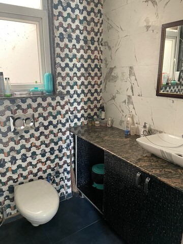 Master Bedroom in 3.5 BHK Builder Floor at Ansal Sushant Lok I, Sector 43 – for Rent